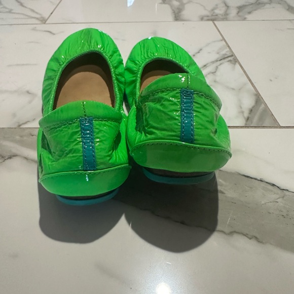 Galactic Green size 7 Tieks - Picture 3 of 4